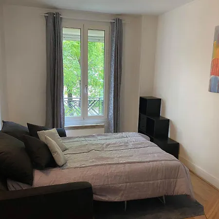 Trendy 2 13 Apartment