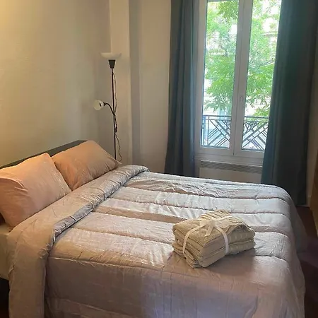 Trendy 2 13 Apartment
